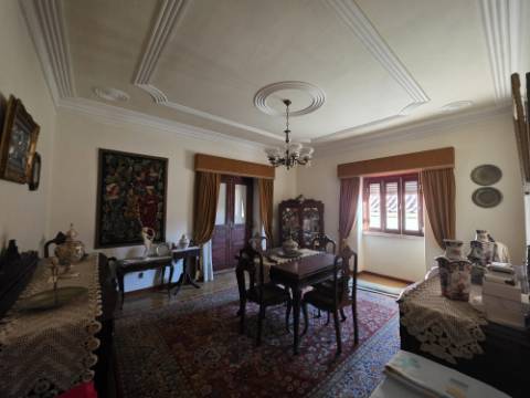 Moradia T3 com quintal e ampla garagem - Encarnação