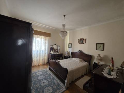 Moradia T3 com quintal e ampla garagem - Encarnação