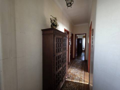 Moradia T3 com quintal e ampla garagem - Encarnação