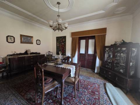 Moradia T3 com quintal e ampla garagem - Encarnação