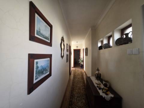 Moradia T3 com quintal e ampla garagem - Encarnação