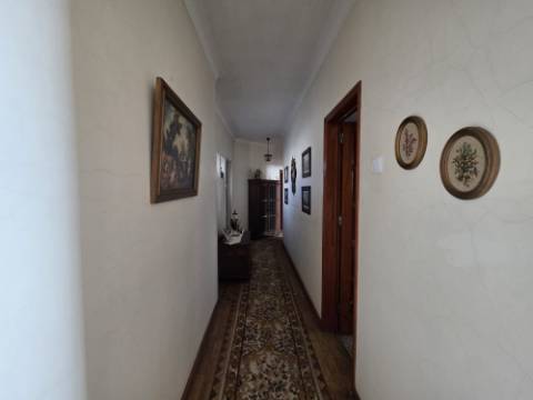 Moradia T3 com quintal e ampla garagem - Encarnação