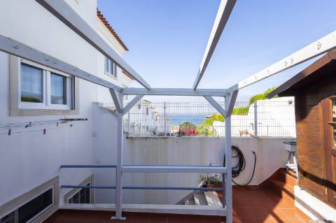 Belíssima Moradia T2 de gaveto de arquitetura tradicional - Ericeira