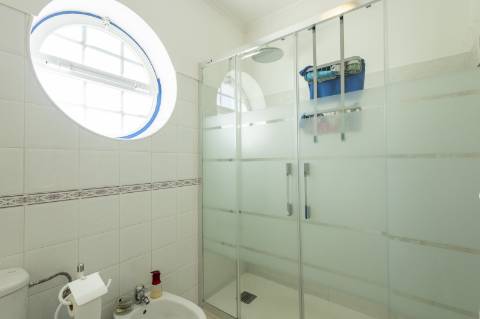 Belíssima Moradia T2 de gaveto de arquitetura tradicional - Ericeira