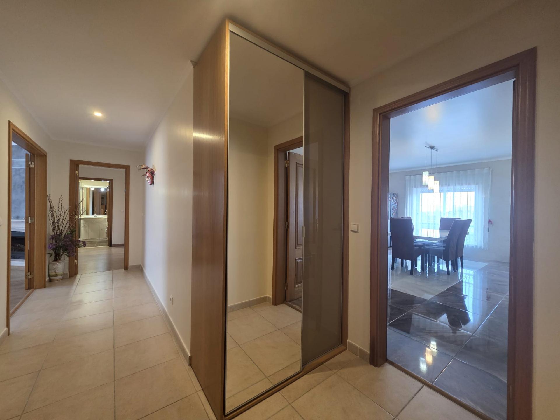 Apartamento T3 para arrendar em prédio com elevador - Ericeira