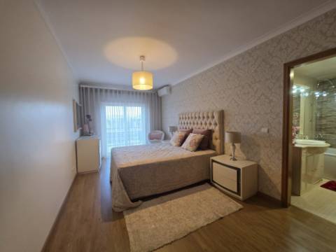 Apartamento T3 para arrendar em prédio com elevador - Ericeira