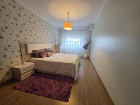 Apartamento T3 para arrendar em prédio com elevador - Ericeira