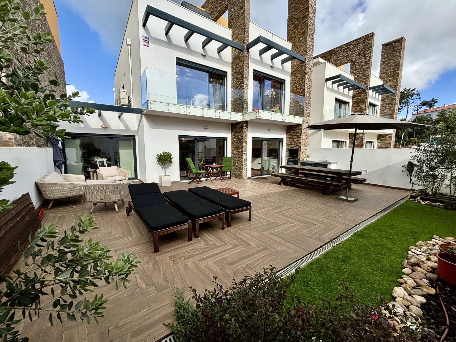 Moradia T4 com excelentes acabamentos a 3 min do centro da vila da Ericeira