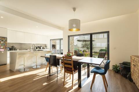 Moradia T4 com excelentes acabamentos a 3 min do centro da vila da Ericeira