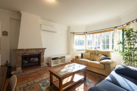 Moradia T4 na Ericeira para arrendar