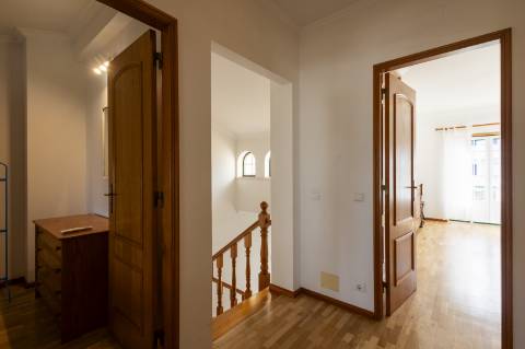 Moradia T4 na Ericeira para arrendar