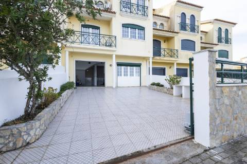 Moradia T4 na Ericeira para arrendar
