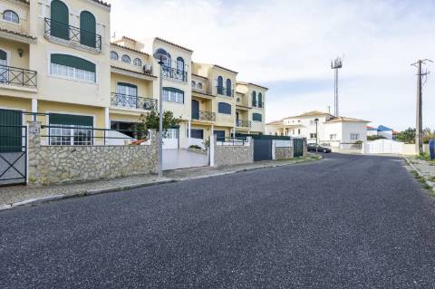 Moradia T4 na Ericeira para arrendar
