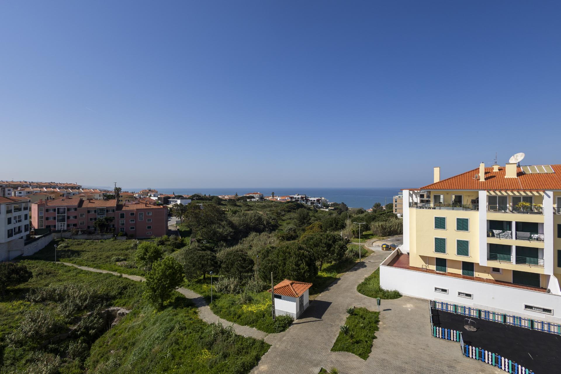 Penthouse T3 com excelente exposição solar na Ericeira