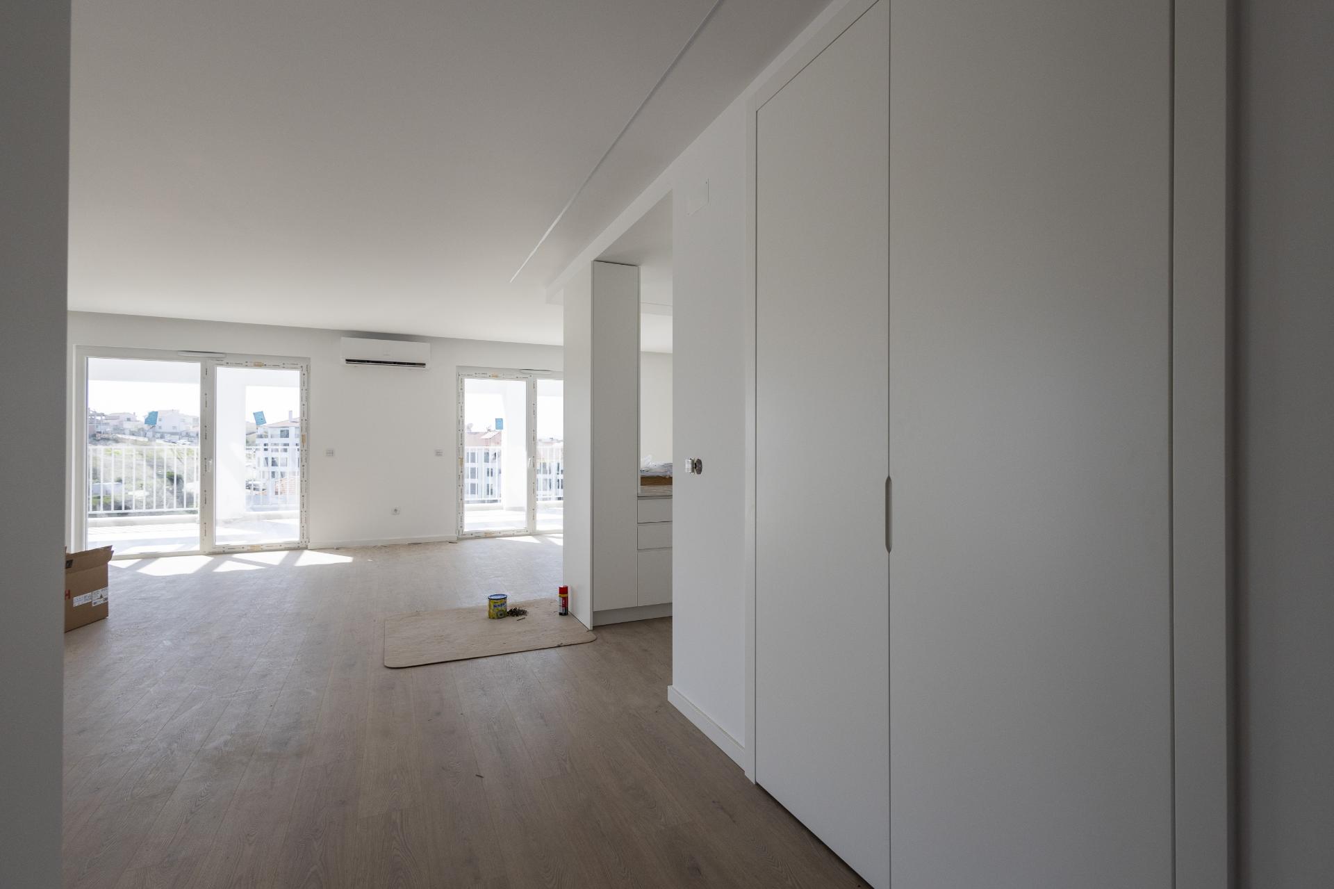 Penthouse T3 com excelente exposição solar na Ericeira