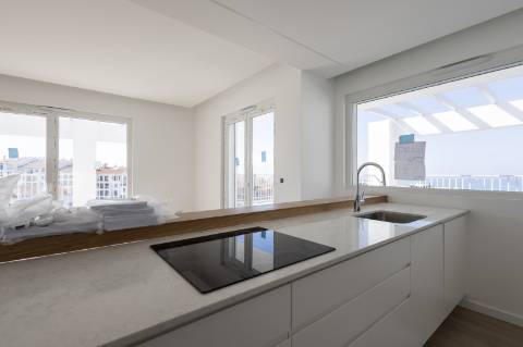 Penthouse T3 com excelente exposição solar na Ericeira