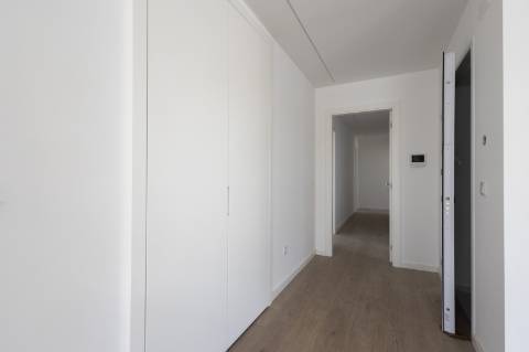 Penthouse T3 com excelente exposição solar na Ericeira