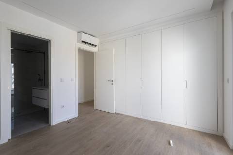 Penthouse T3 com excelente exposição solar na Ericeira