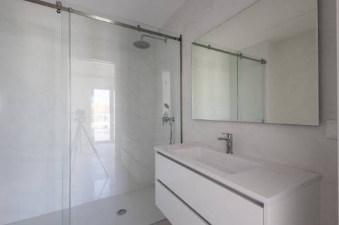 Penthouse T3 com excelente exposição solar na Ericeira