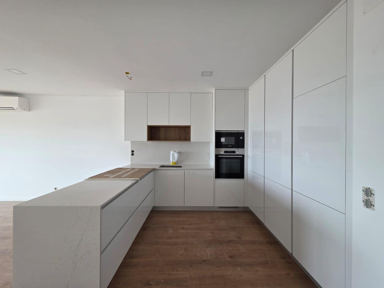 Apartamento NOVO com duas suites na Ericeira