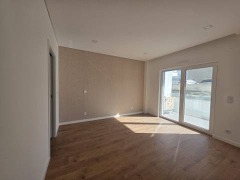 Apartamento NOVO com duas suites na Ericeira