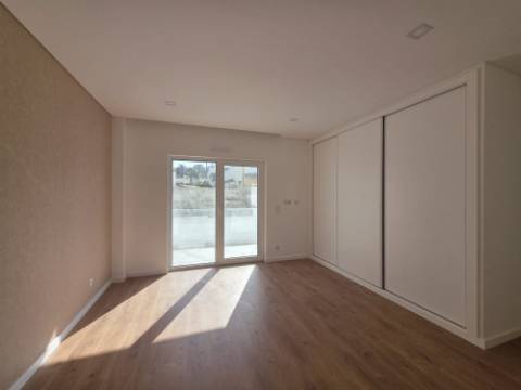 Apartamento NOVO com duas suites na Ericeira