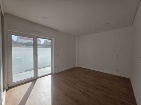 Apartamento NOVO com duas suites na Ericeira