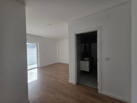 Apartamento NOVO com duas suites na Ericeira