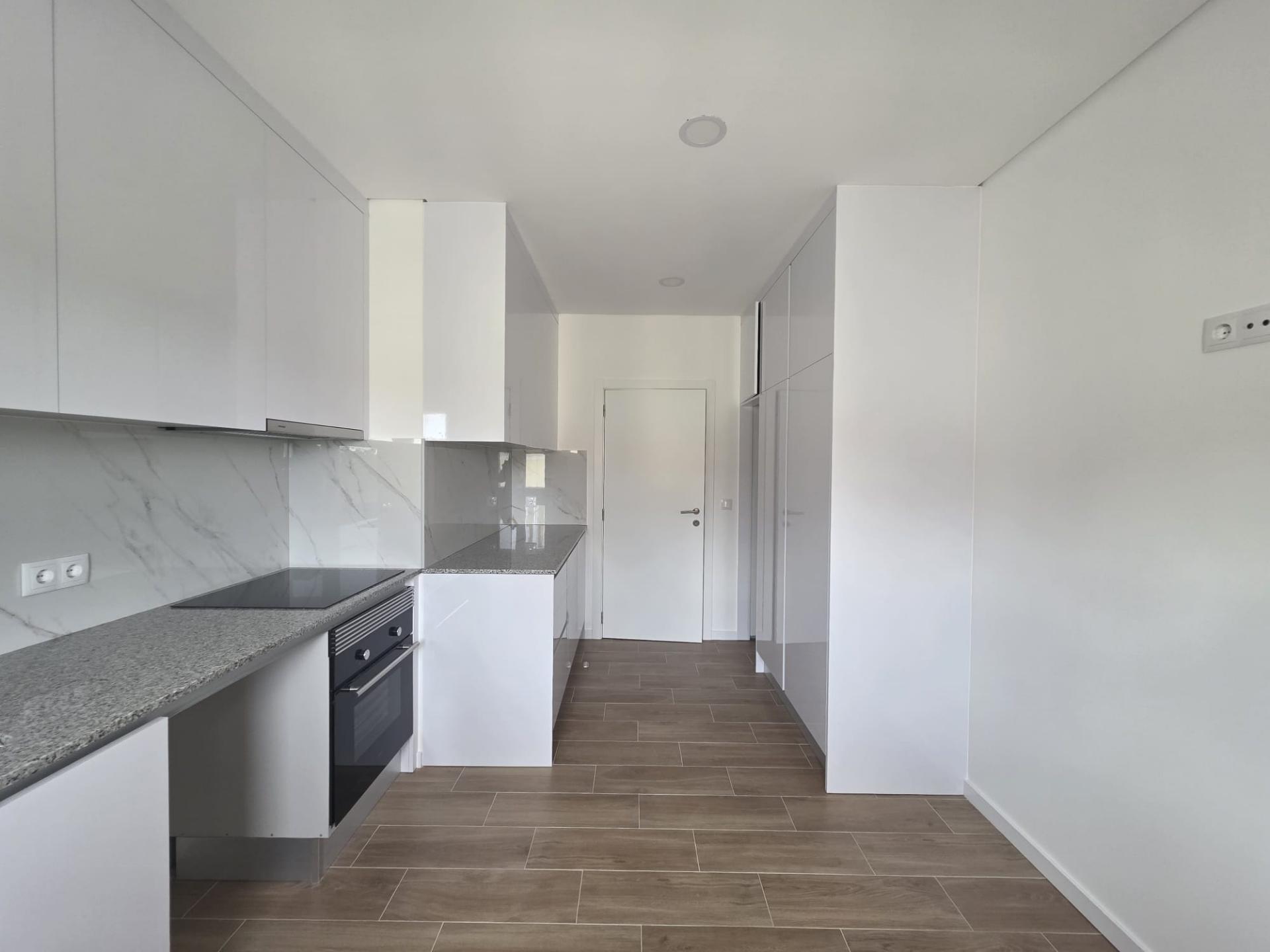 Apartamento Duplex em prédio com elevador para arrendar em Mafra