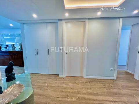 T3 CENTRO PAREDE a 10min. PÉ PRAIA|COMBOIO