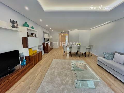 T3 CENTRO PAREDE a 10min. PÉ PRAIA|COMBOIO