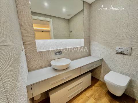 T3 CENTRO PAREDE a 10min. PÉ PRAIA|COMBOIO