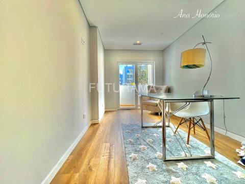 T3 CENTRO PAREDE a 10min. PÉ PRAIA|COMBOIO