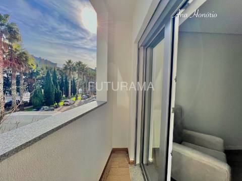 T3 CENTRO PAREDE a 10min. PÉ PRAIA|COMBOIO