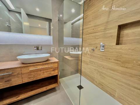 T3 CENTRO PAREDE a 10min. PÉ PRAIA|COMBOIO