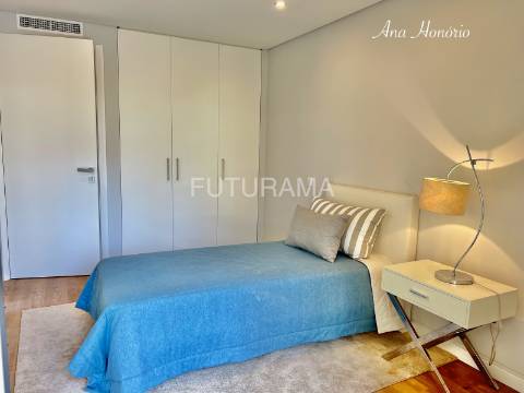 T3 CENTRO PAREDE a 10min. PÉ PRAIA|COMBOIO