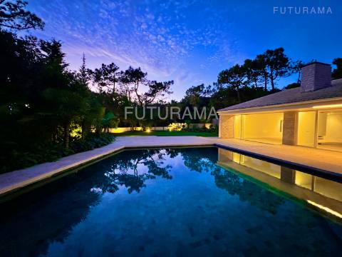 Quinta da Marinha Sul- Cascais, Luxuosa Moradia a 850m do Oceano Atlântico