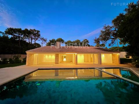 Quinta da Marinha Sul- Cascais, Luxuosa Moradia a 850m do Oceano Atlântico