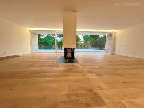 Quinta da Marinha Sul- Cascais, Luxuosa Moradia a 850m do Oceano Atlântico