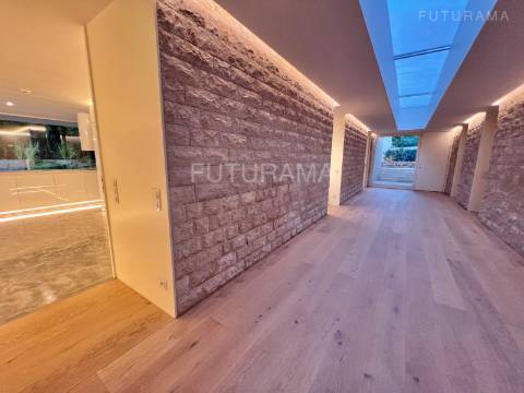 Quinta da Marinha Sul- Cascais, Luxuosa Moradia a 850m do Oceano Atlântico