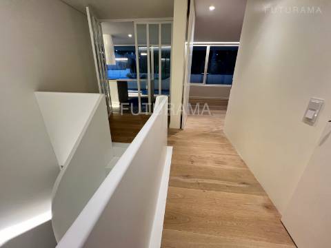 Quinta da Marinha Sul- Cascais, Luxuosa Moradia a 850m do Oceano Atlântico