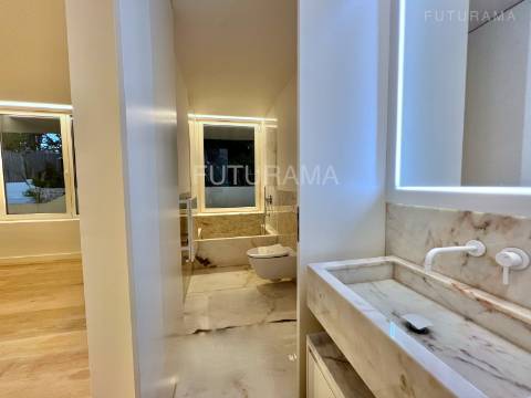 Quinta da Marinha Sul- Cascais, Luxuosa Moradia a 850m do Oceano Atlântico