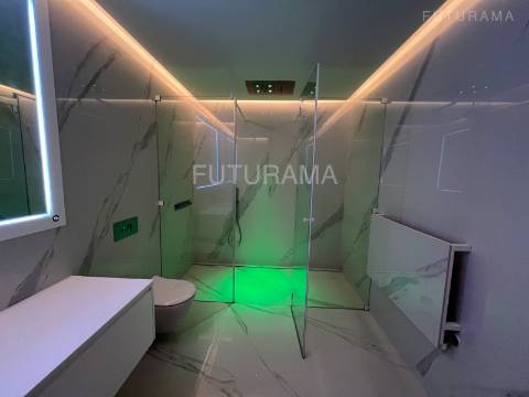 Quinta da Marinha Sul- Cascais, Luxuosa Moradia a 850m do Oceano Atlântico