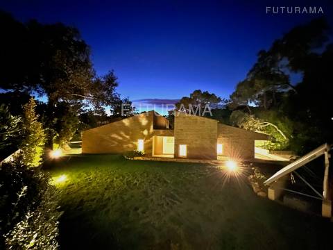 Quinta da Marinha Sul- Cascais, Luxuosa Moradia a 850m do Oceano Atlântico