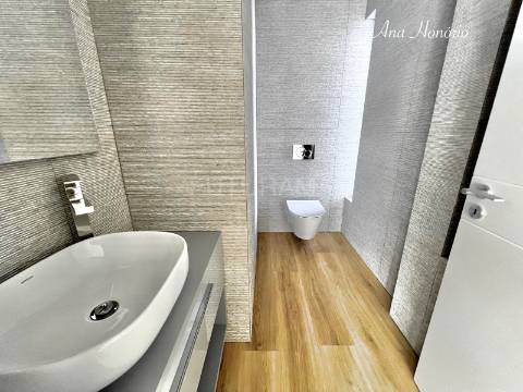 T3 CENTRO CARCAVELOS a 10min. PÉ PRAIA