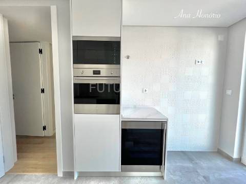 T3 CENTRO CARCAVELOS a 10min. PÉ PRAIA