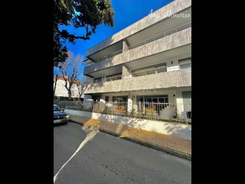 T3 CENTRO CARCAVELOS a 10min. PÉ PRAIA