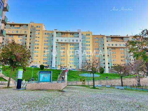 Espaço Comercial / Restaurante - Lumiar - Lisboa