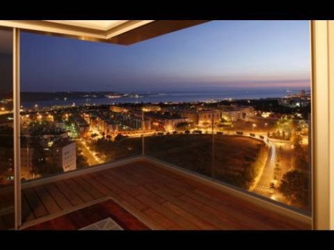 Restelo-Belém - Apartamento T4 de Luxo no com vista sobre o Tejo e Lisboa, novo a estrear