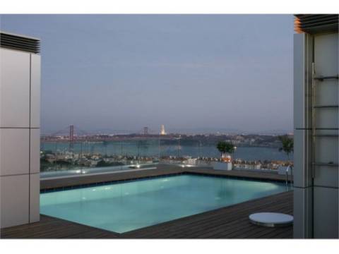 Restelo-Belém - Apartamento T4 de Luxo no com vista sobre o Tejo e Lisboa, novo a estrear